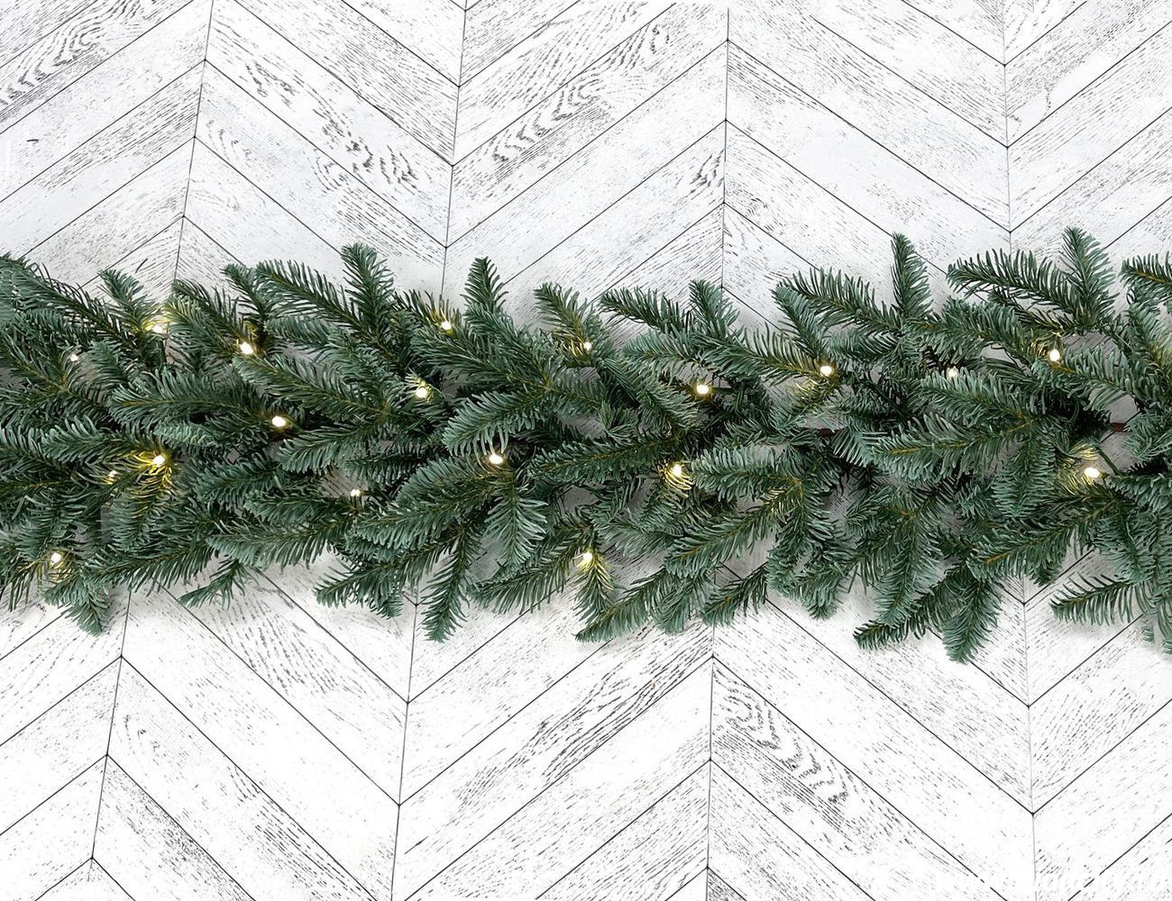 Хвойная гирлянда с лампочками Рождественская 180*33 см, 50 LED ламп, ЛИТАЯ 100%,