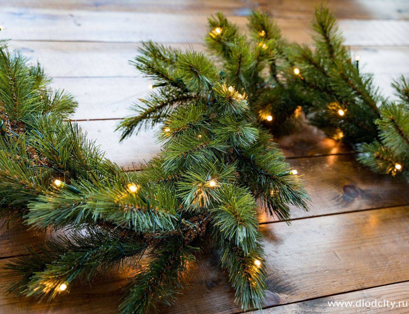 Хвойная гирлянда ЛЕСНАЯ КРАСАВИЦА, хвоя-леска, 96 теплых белых светодиодов, 270х33 см