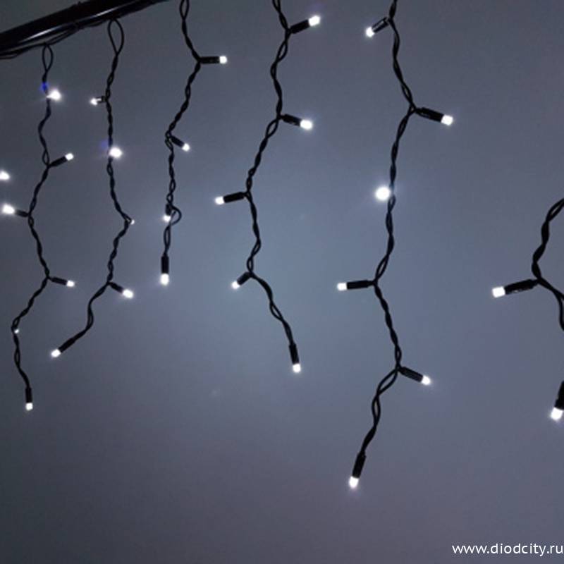 Светодиодная бахрома 3x0.9 м IP65, герметичный колпачок, черный резиновый провод, белый