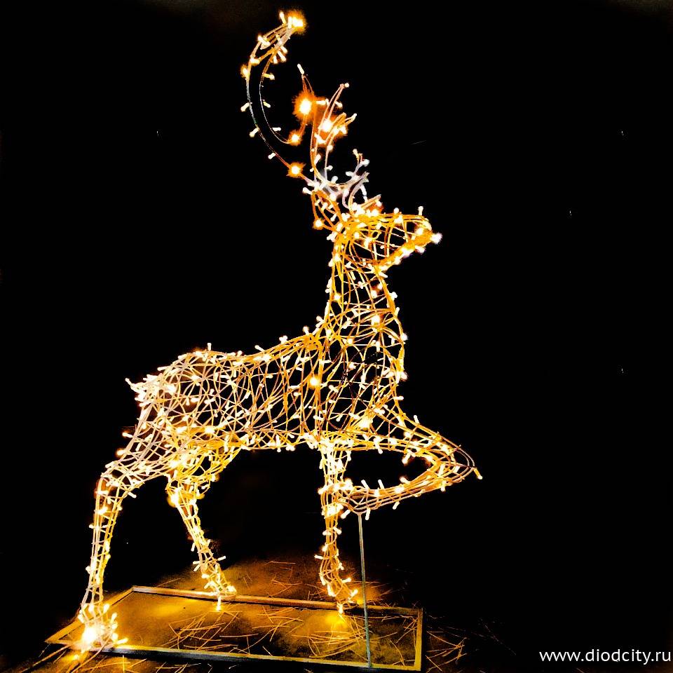 Световой каркасный олень 2.5 метра