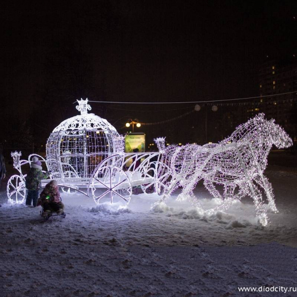 Конструкция «Световая карета с лошадьми»
