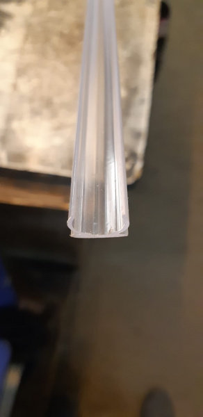 Направляющая прозрачная 2м. для светодиодного дюралайта D (13mm)