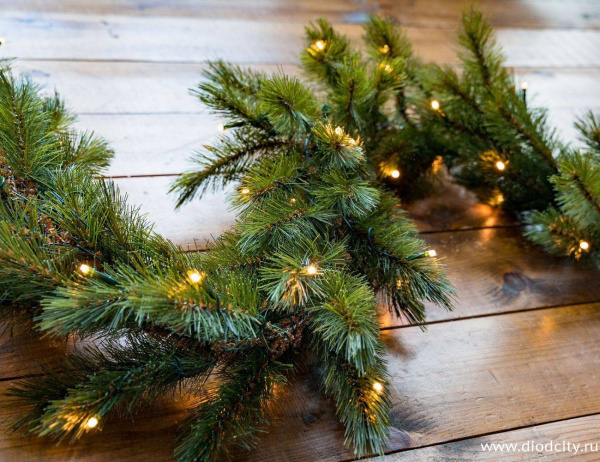 Хвойная гирлянда ЛЕСНАЯ КРАСАВИЦА, хвоя-леска, 96 теплых белых светодиодов, 270х33 см